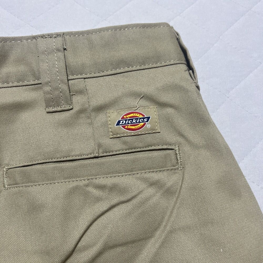 Dickies NWT 32x32 Mens flat front khakis - Picture 9 of 12